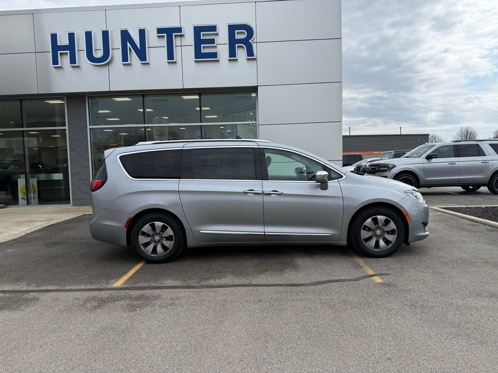 Used 2019 Chrysler Pacifica Limited w/ Advanced Safetytec Group image 40