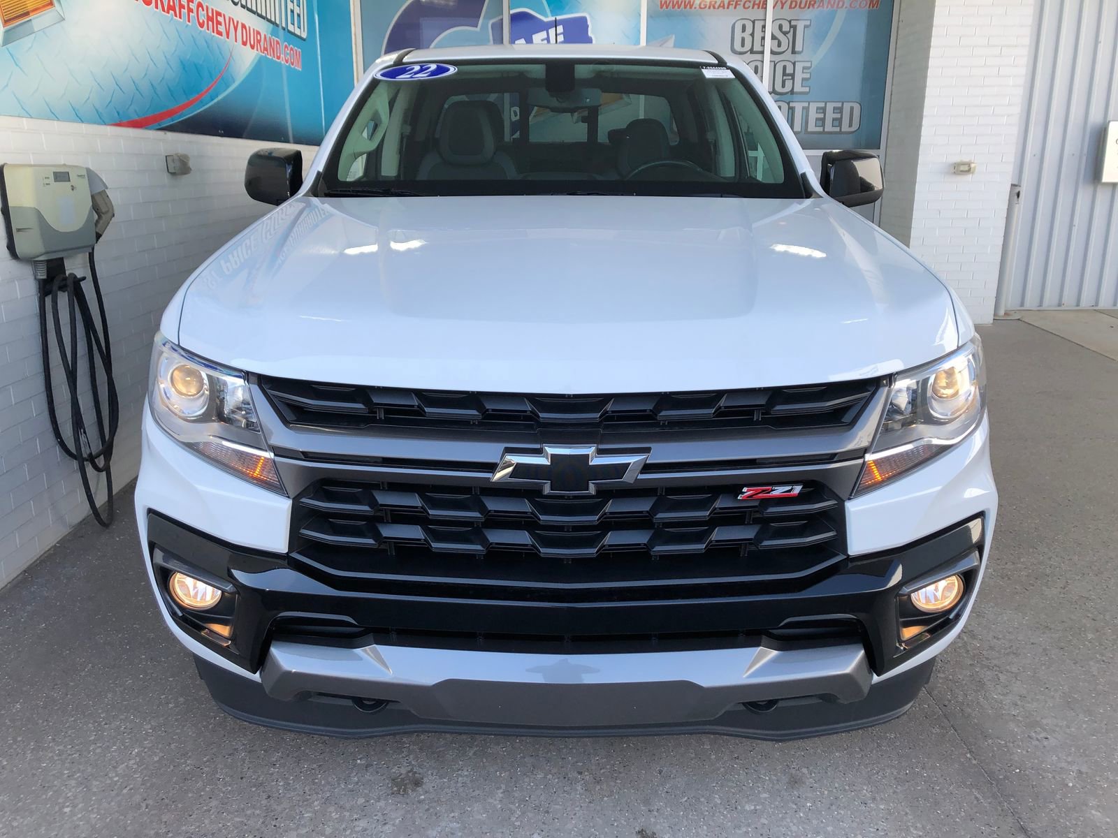 Used 2022 Chevrolet Colorado Z71 AWD/4WD image 2