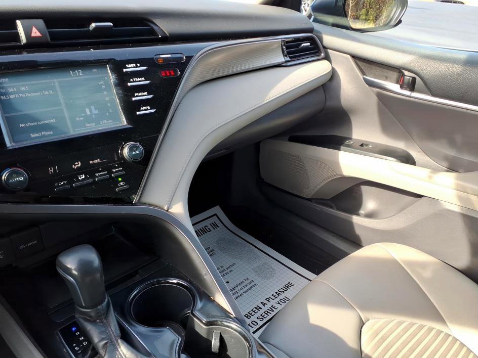 Used 2019 Toyota Camry L image 15