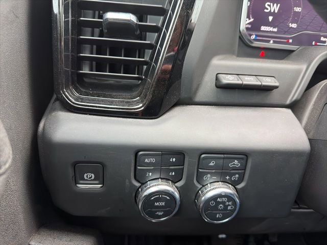 Used 2024 GMC Sierra 1500 AT4 w/ Technology Package AWD/4WD image 12