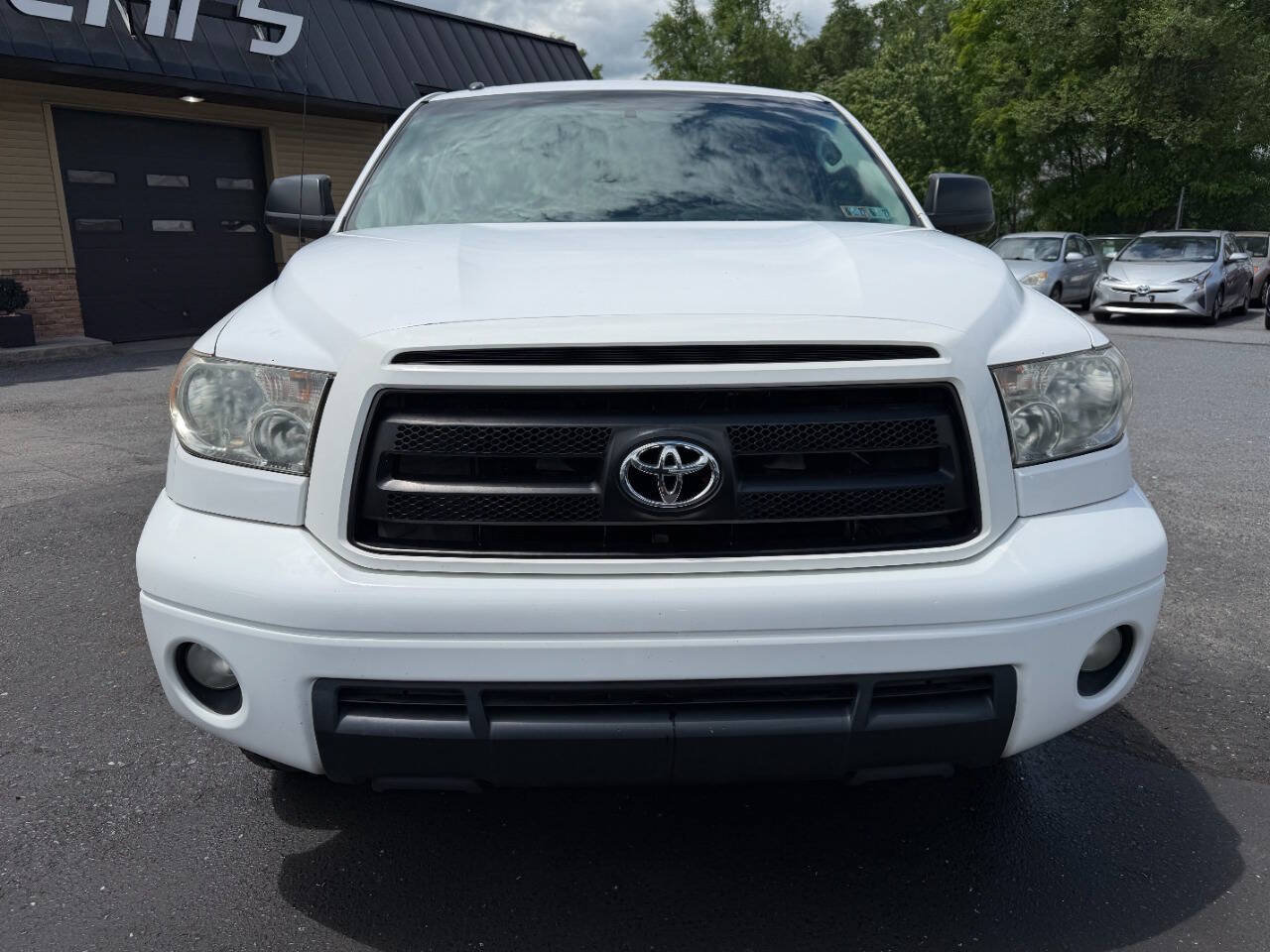 Used 2010 Toyota Tundra 4x4 Double Cab image 3