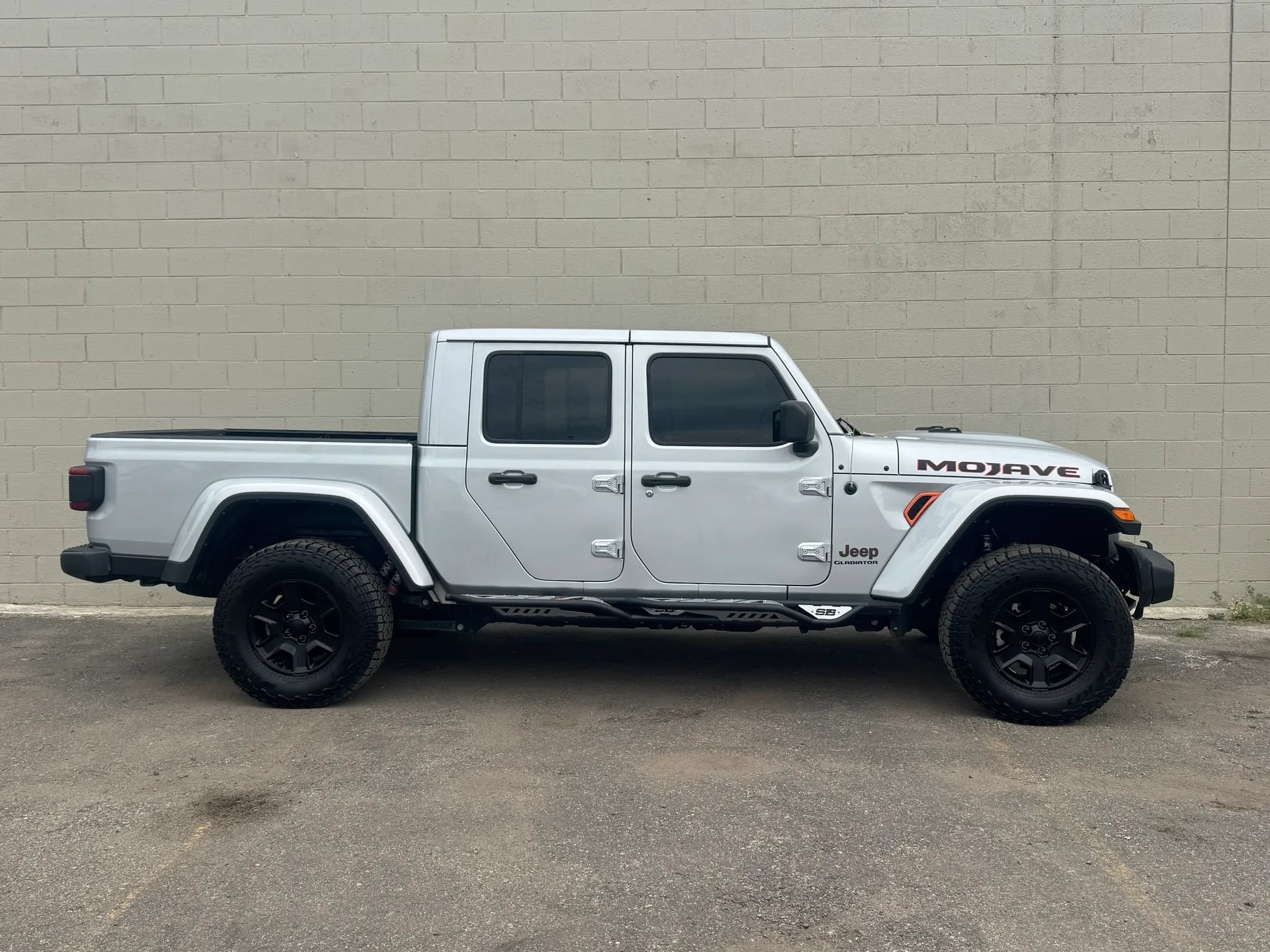Used 2022 Jeep Gladiator Mojave w/ LED Lighting Group AWD/4WD image 6