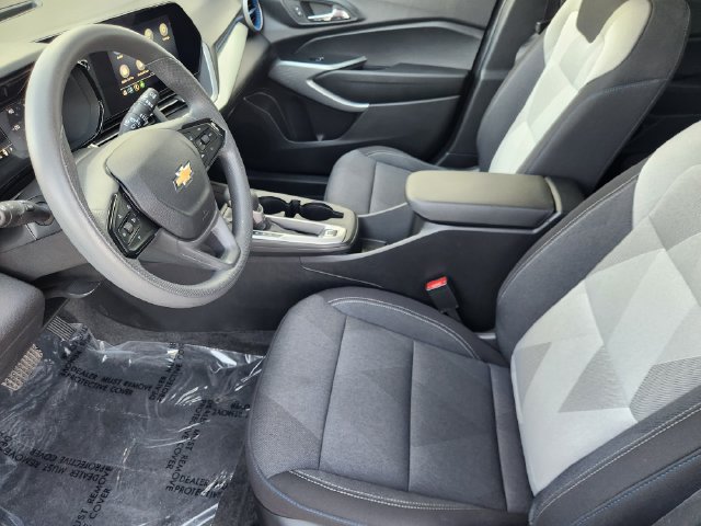 Used 2026 Chevrolet Trax LS FWD image 4