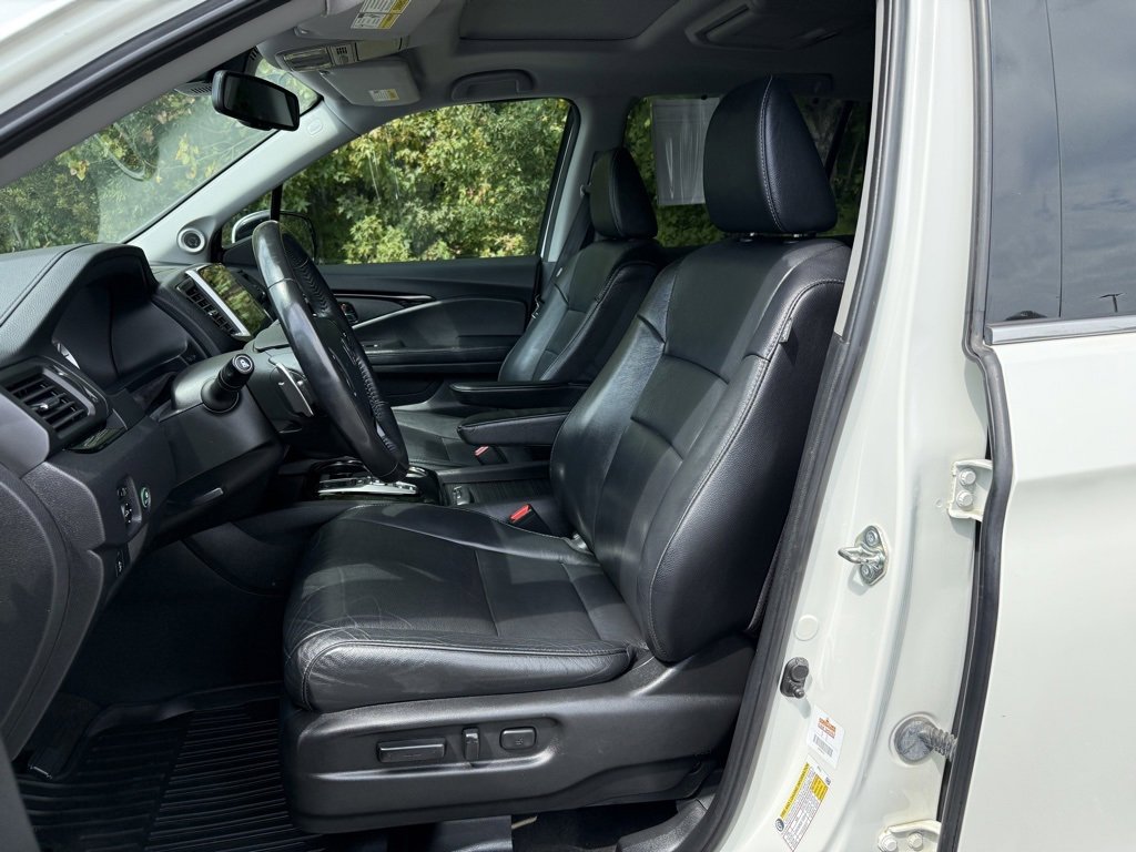 Used 2018 Honda Pilot Touring image 17