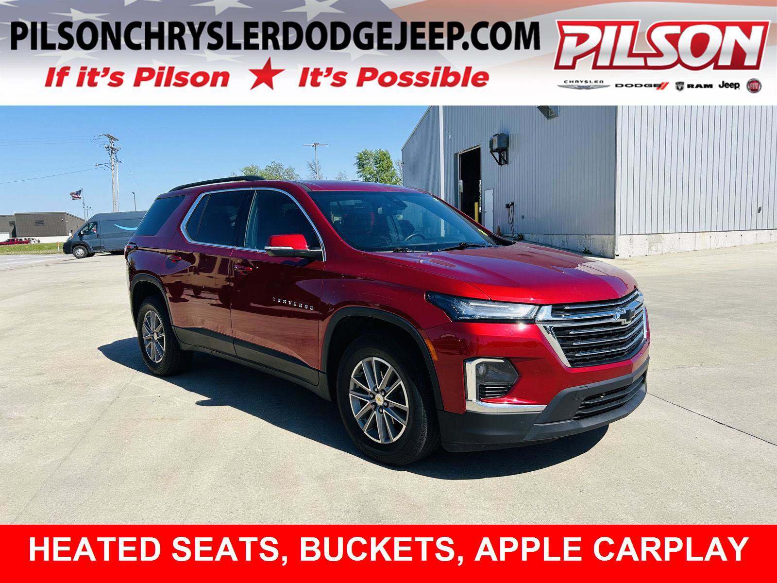 Used 2023 Chevrolet Traverse LT FWD image 1