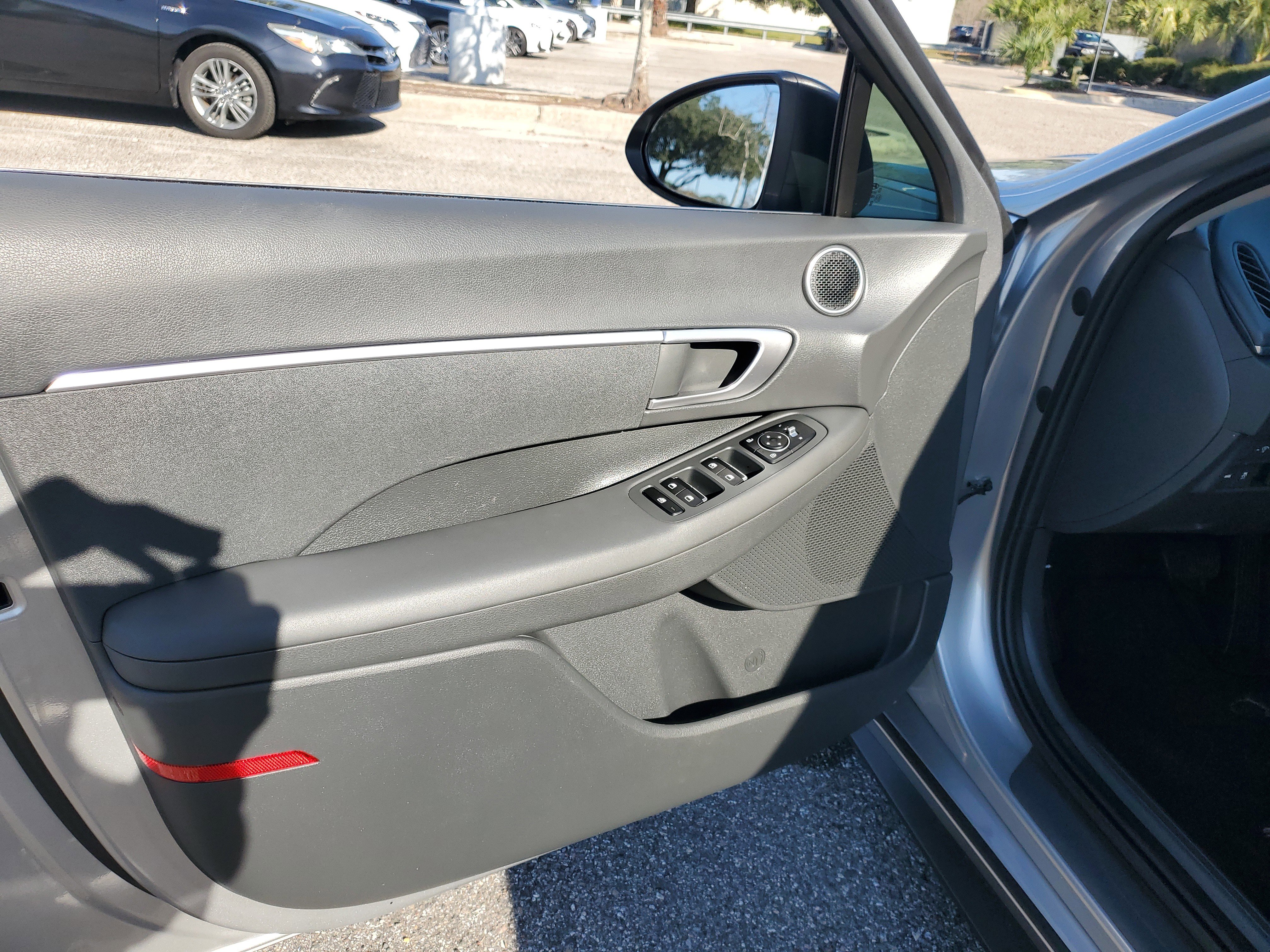 Used 2022 Hyundai Sonata SE image 12