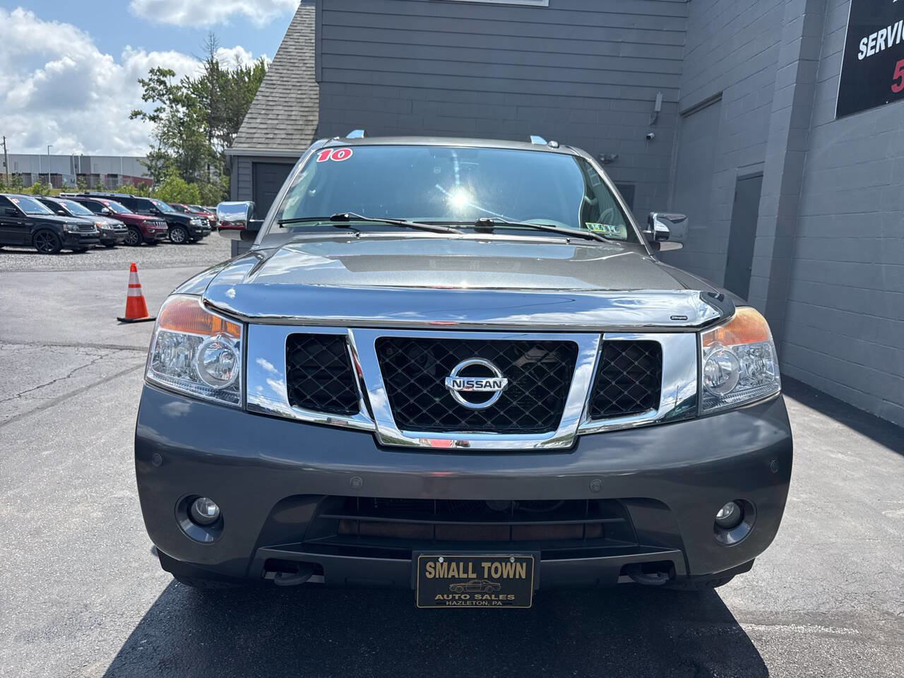 Used 2010 Nissan Armada Platinum image 2