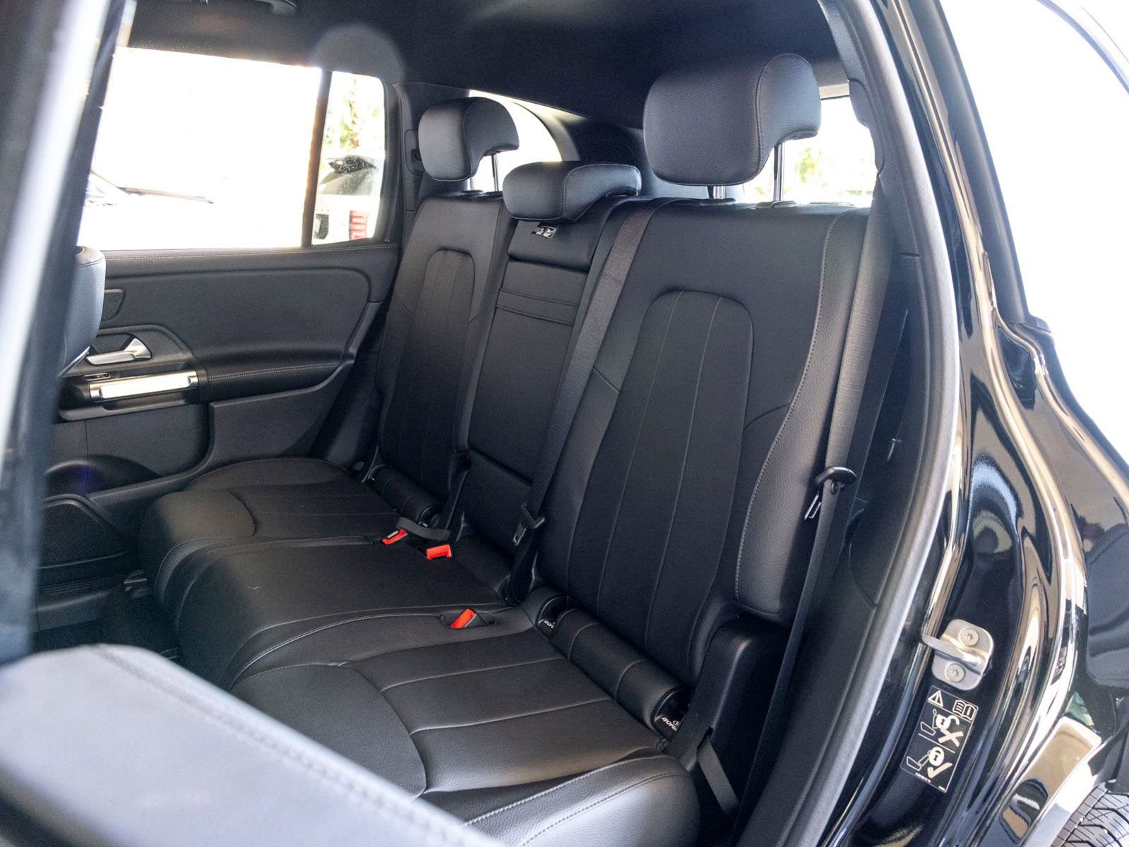 Used 2025 Mercedes-Benz GLB 250 image 22