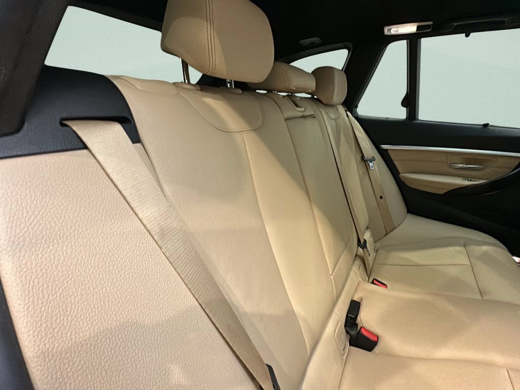 Used 2017 BMW 330i xDrive Wagon AWD/4WD image 15