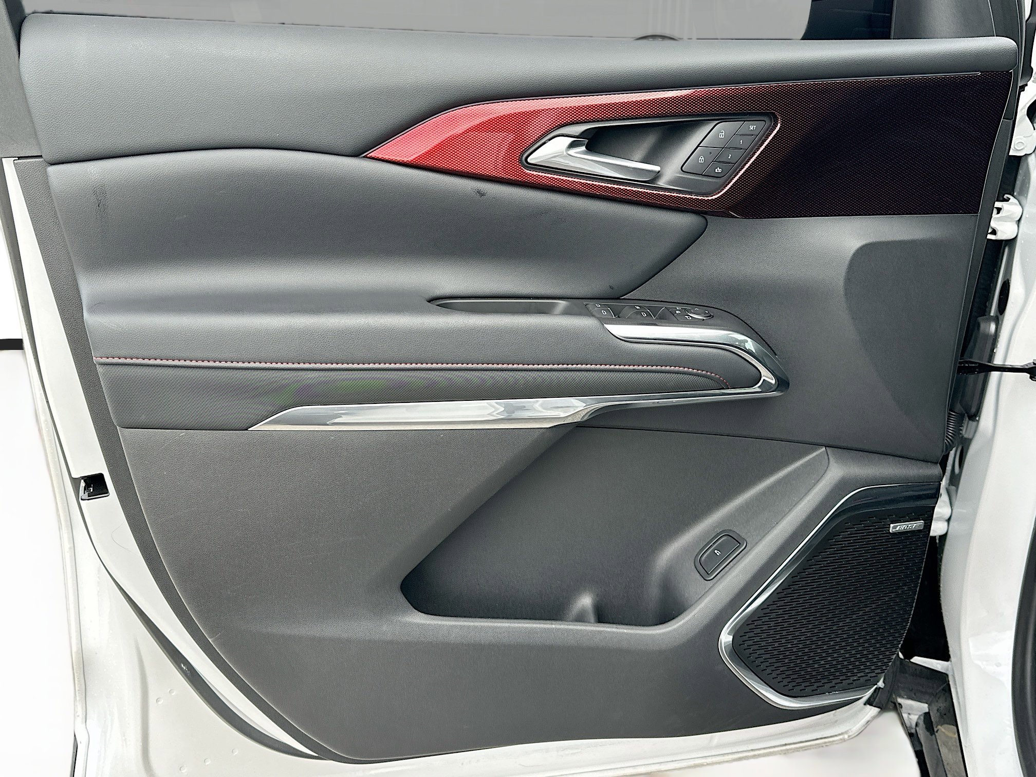 Used 2025 Chevrolet Traverse RS image 22