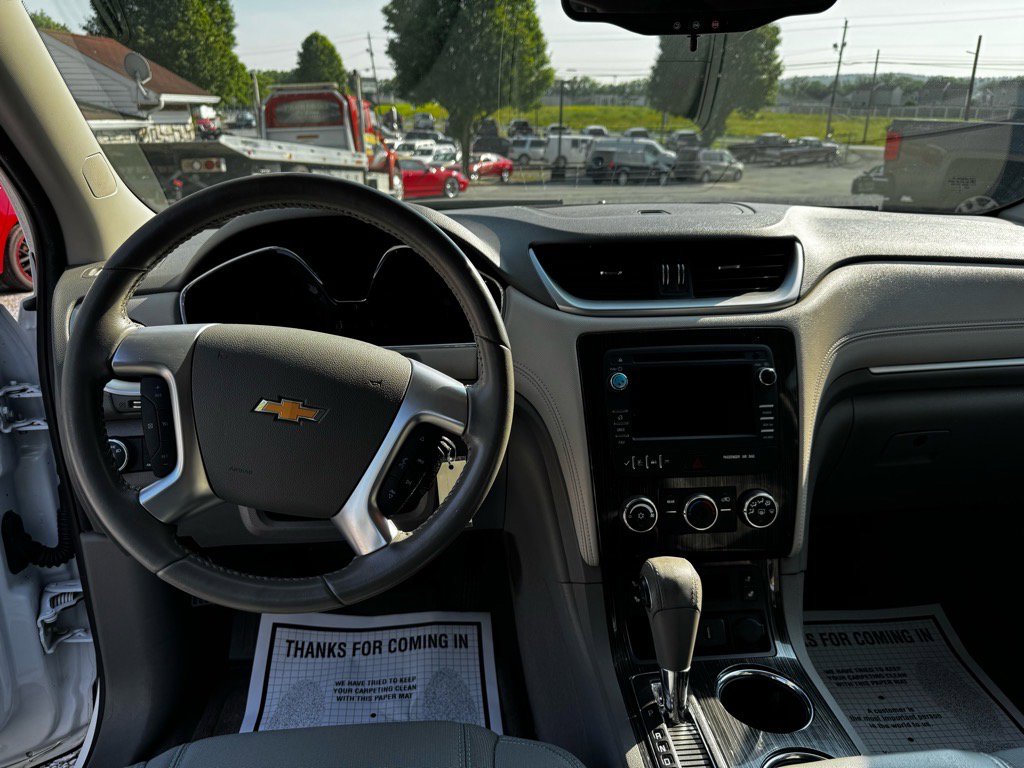 Used 2016 Chevrolet Traverse LT w/ Style and Technology Package image 13