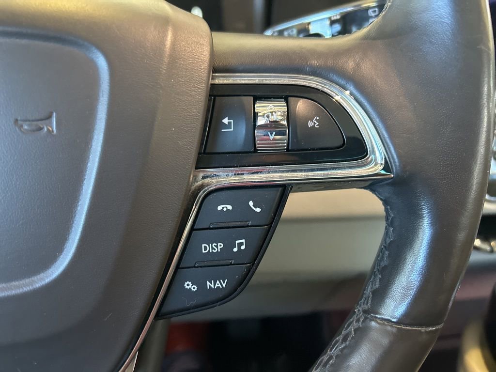 Used 2018 Lincoln Navigator Select image 19
