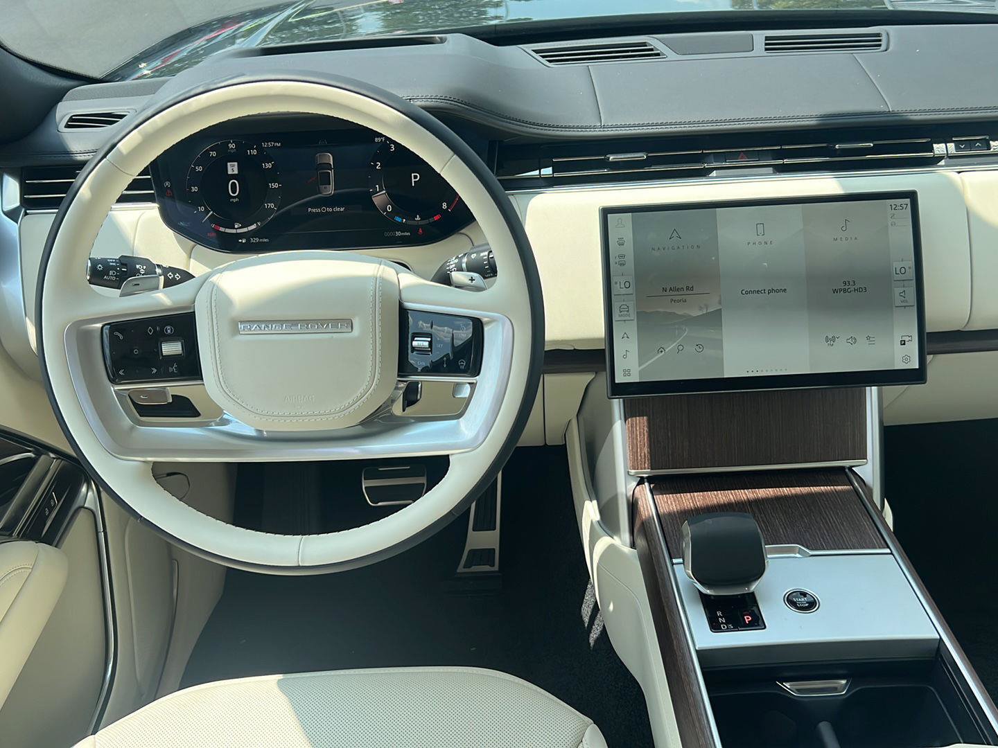 New 2026 Land Rover Range Rover Long Wheelbase SE AWD/4WD image 10