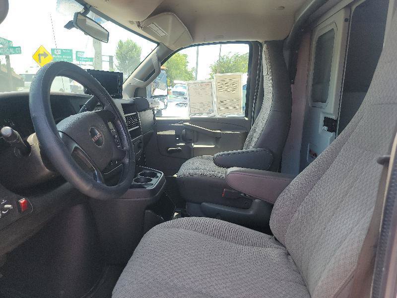 Used 2016 GMC Savana 3500 RWD image 8