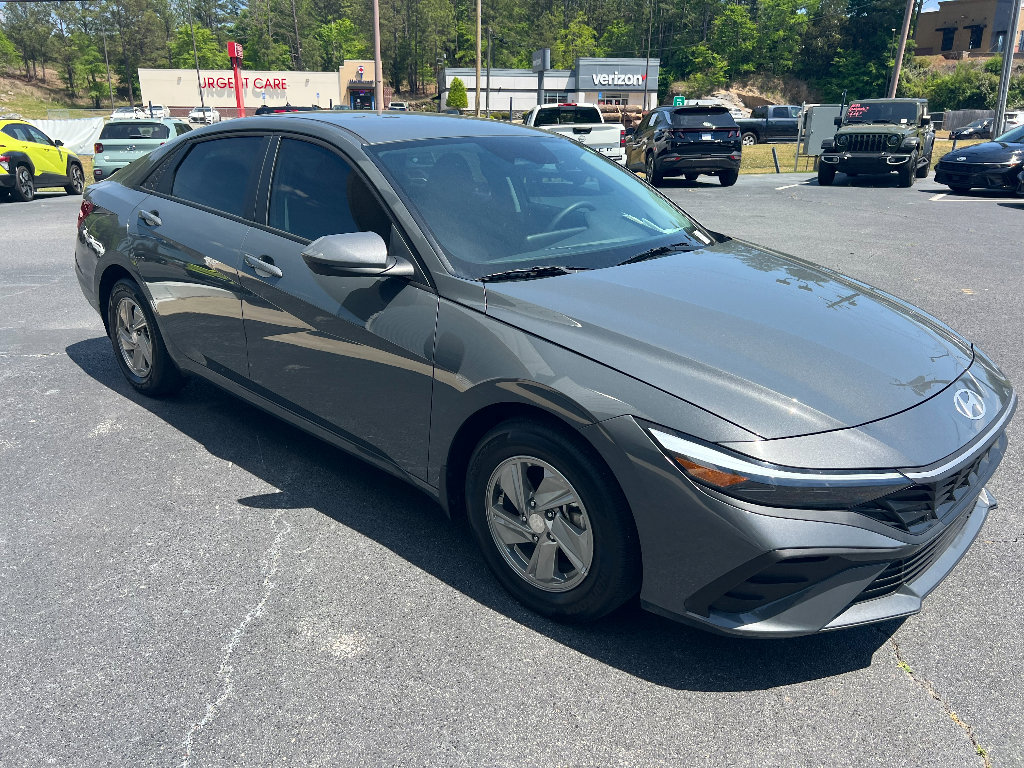 Used 2026 Hyundai Elantra SE image 8