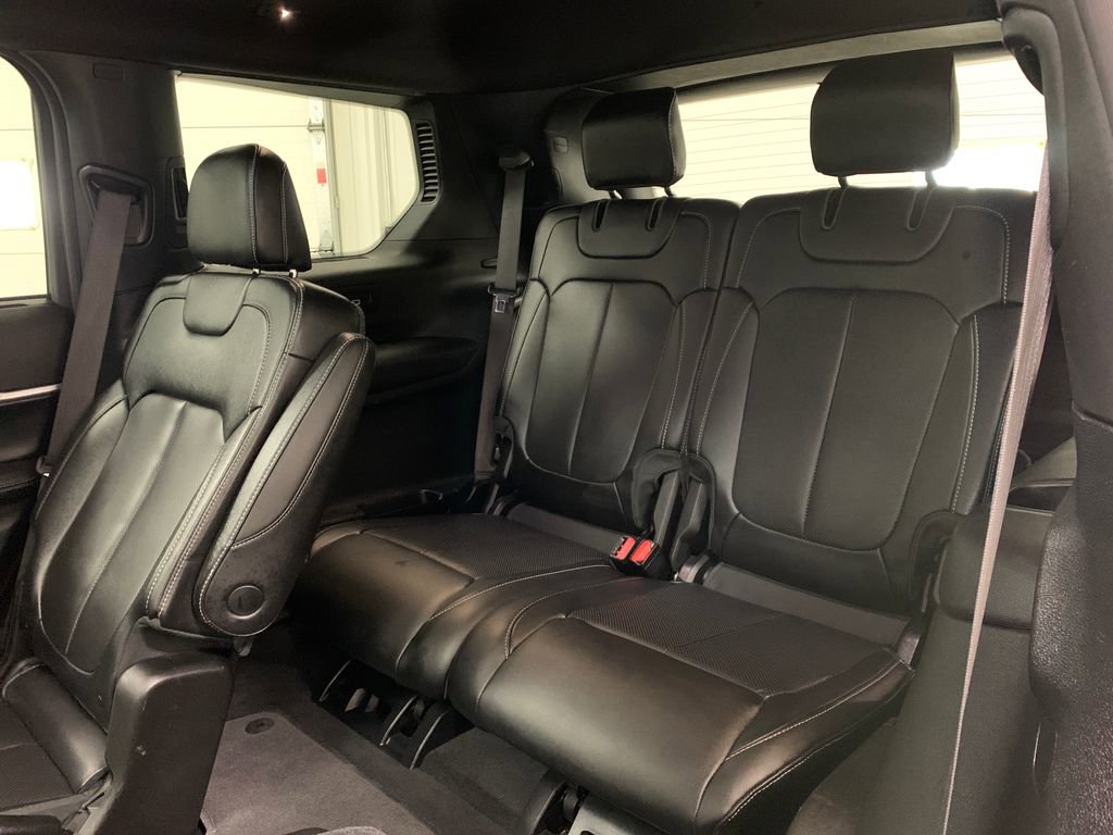 Used 2024 Jeep Grand Cherokee L Limited w/ Luxury Tech Group II image 21