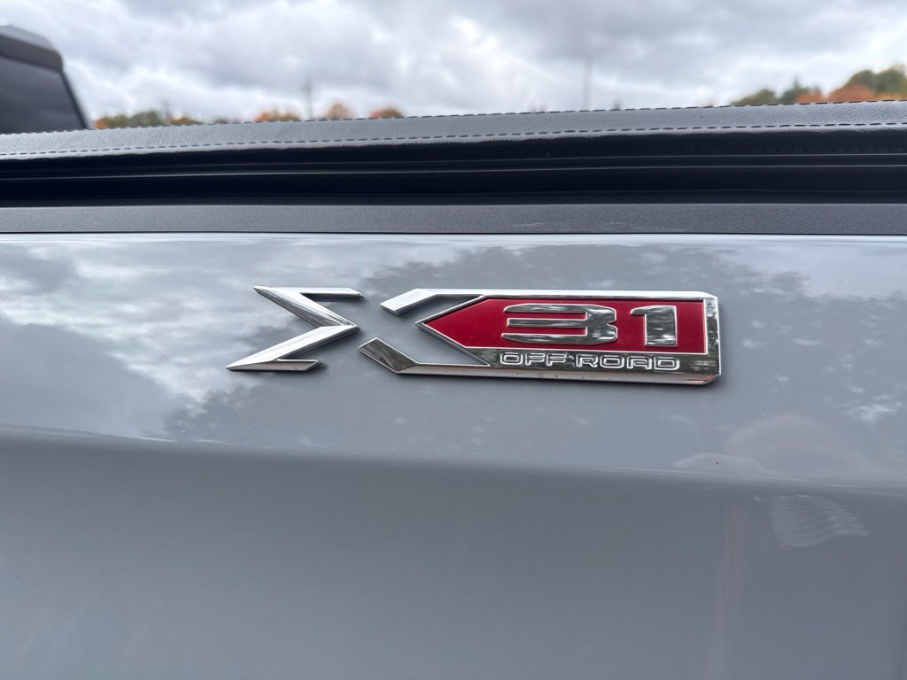 Used 2024 GMC Sierra 1500 Elevation w/ Elevation Premium Package AWD/4WD image 8