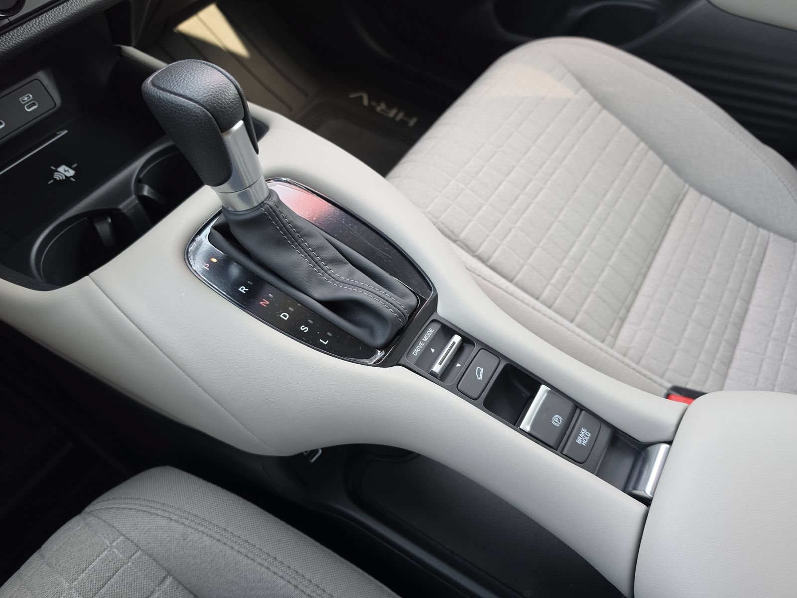 Used 2027 Honda HR-V LX image 26