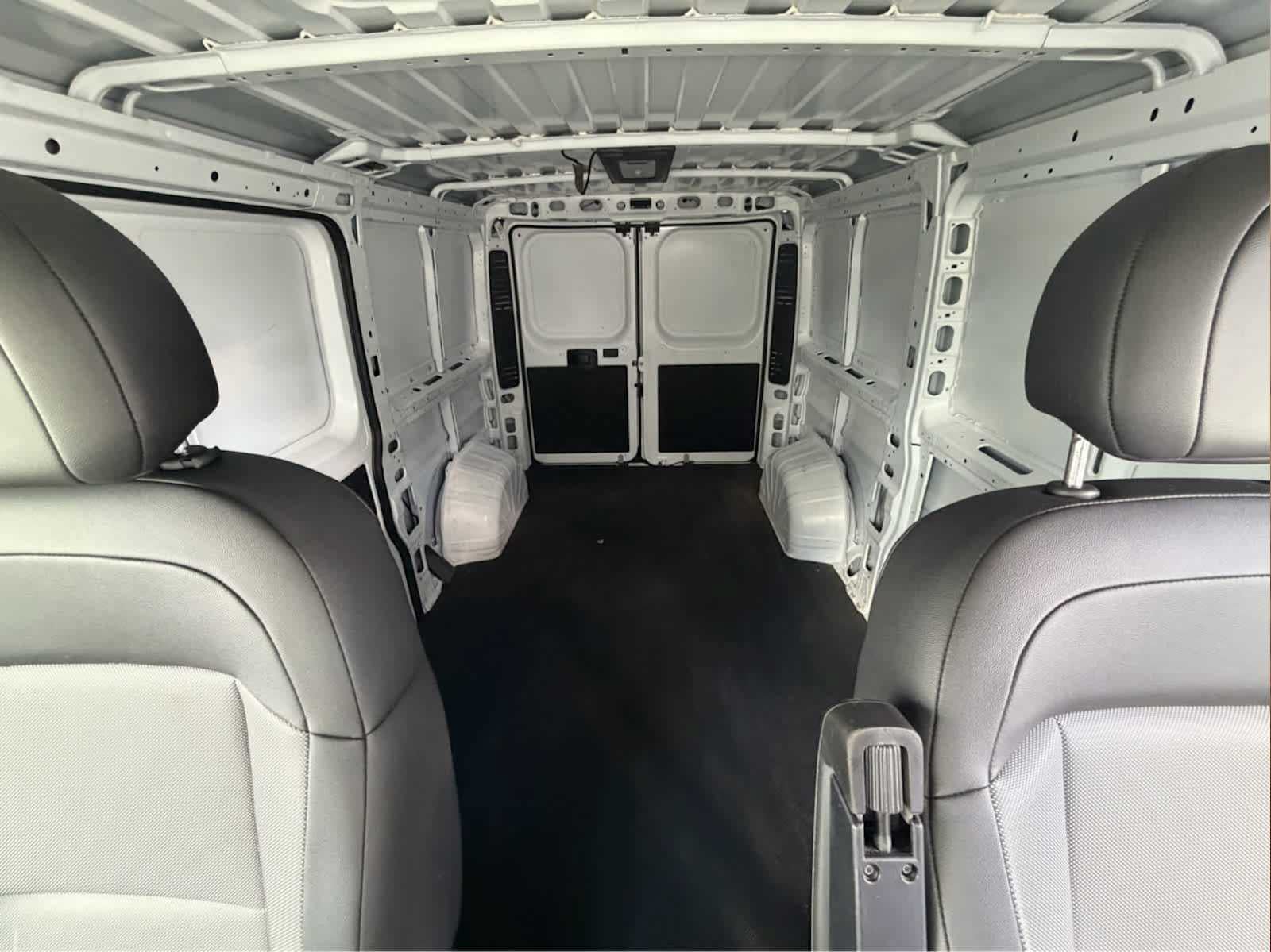 Used 2025 RAM ProMaster 2500 w/ Convenience Group FWD image 19