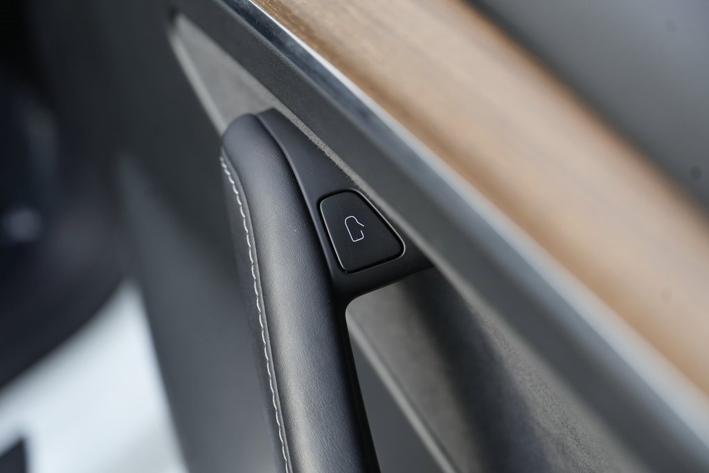 Used 2023 Tesla Model 3 Standard Range image 36