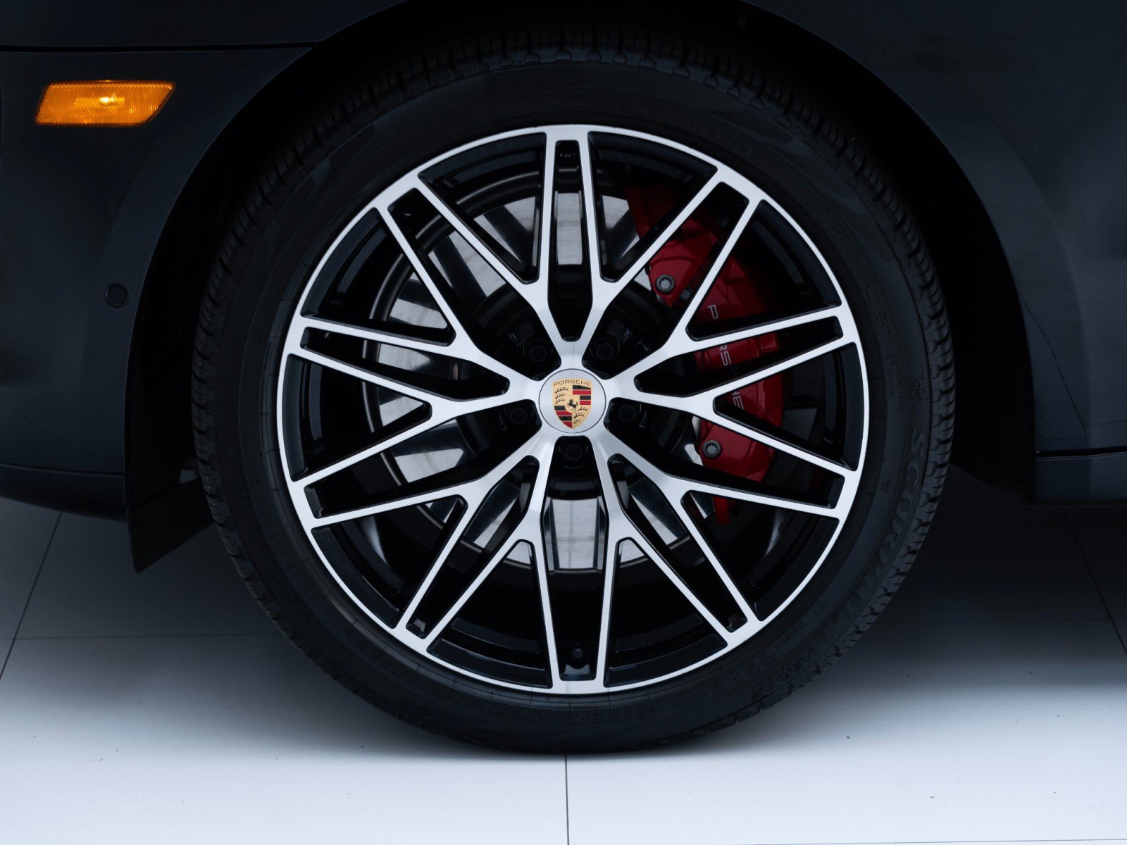 Certified 2025 Porsche Macan GTS image 12