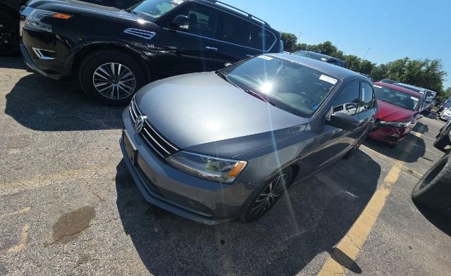 Used 2015 Volkswagen Jetta Sport FWD image 1