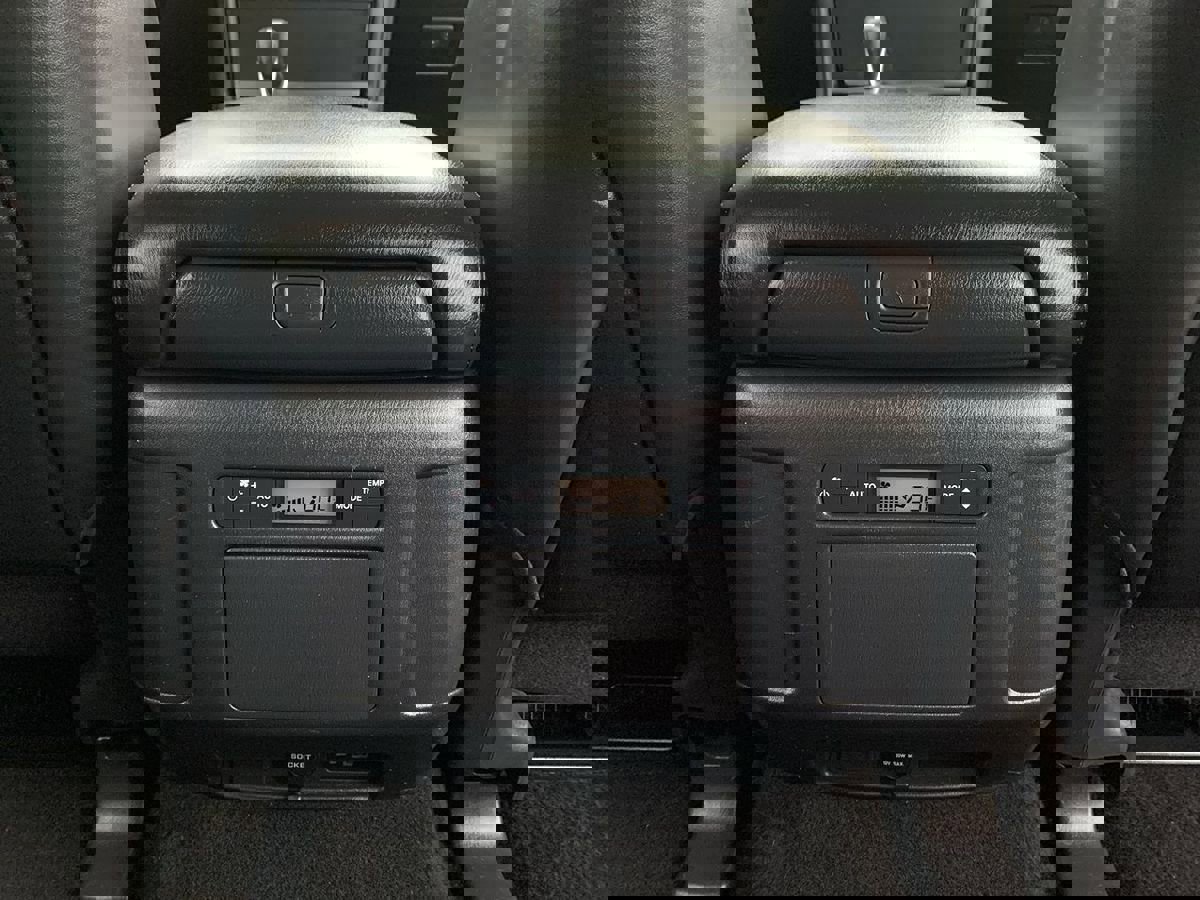 Used 2023 Nissan Armada SV image 33