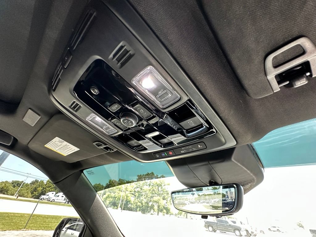 Used 2025 Cadillac Escalade Sport RWD image 39
