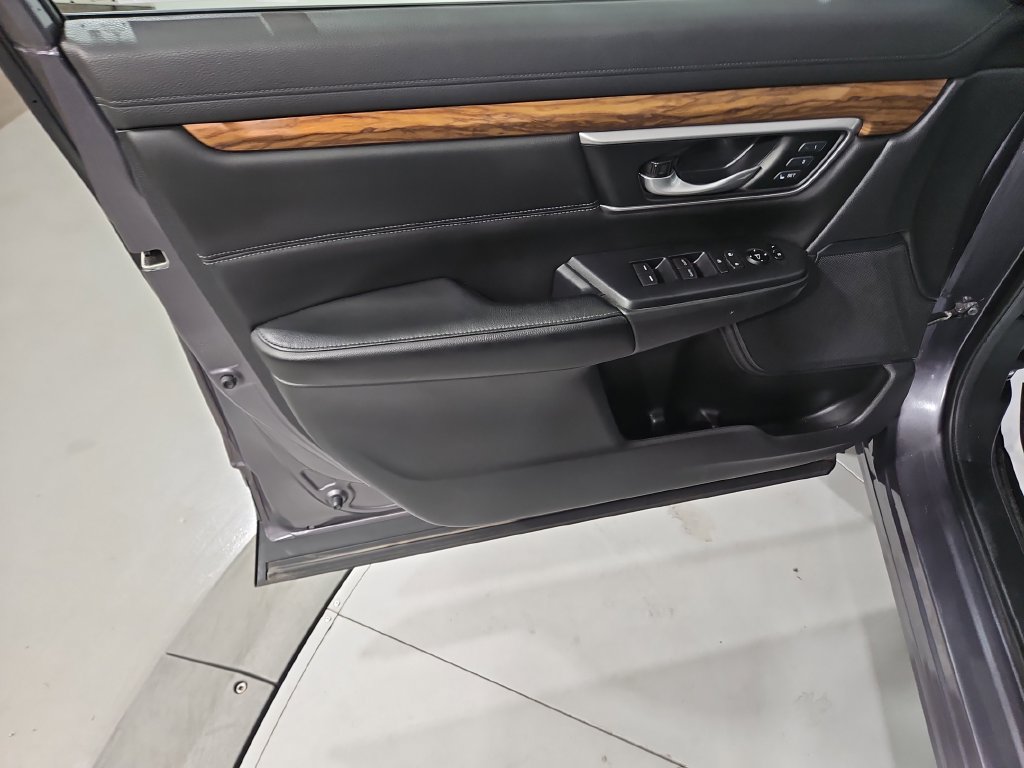 Used 2020 Honda CR-V Touring image 10