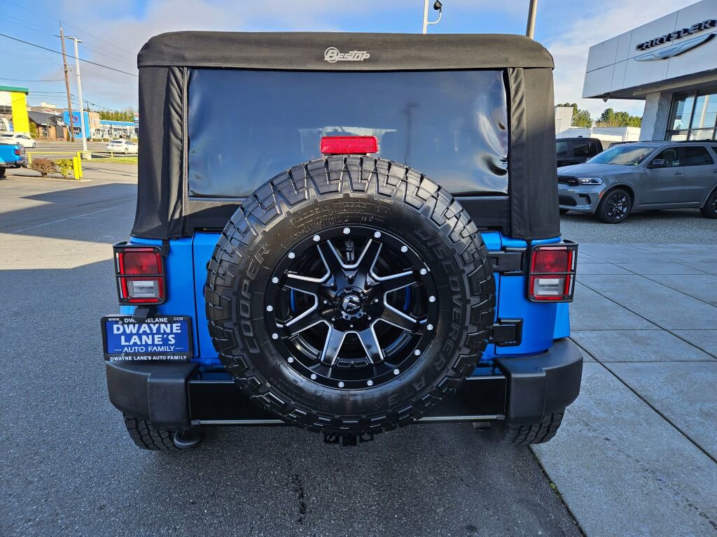 Used 2015 Jeep Wrangler Unlimited Sahara image 4