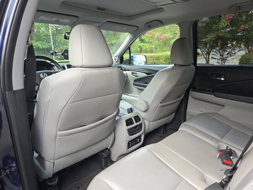 Used 2016 Honda Pilot Touring image 27