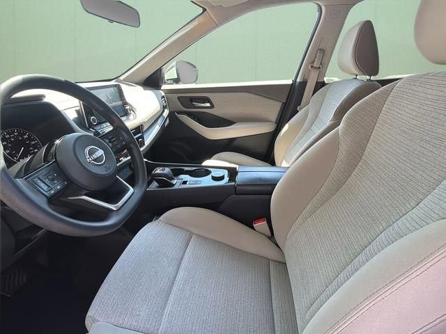Used 2022 Nissan Rogue SV AWD/4WD image 12