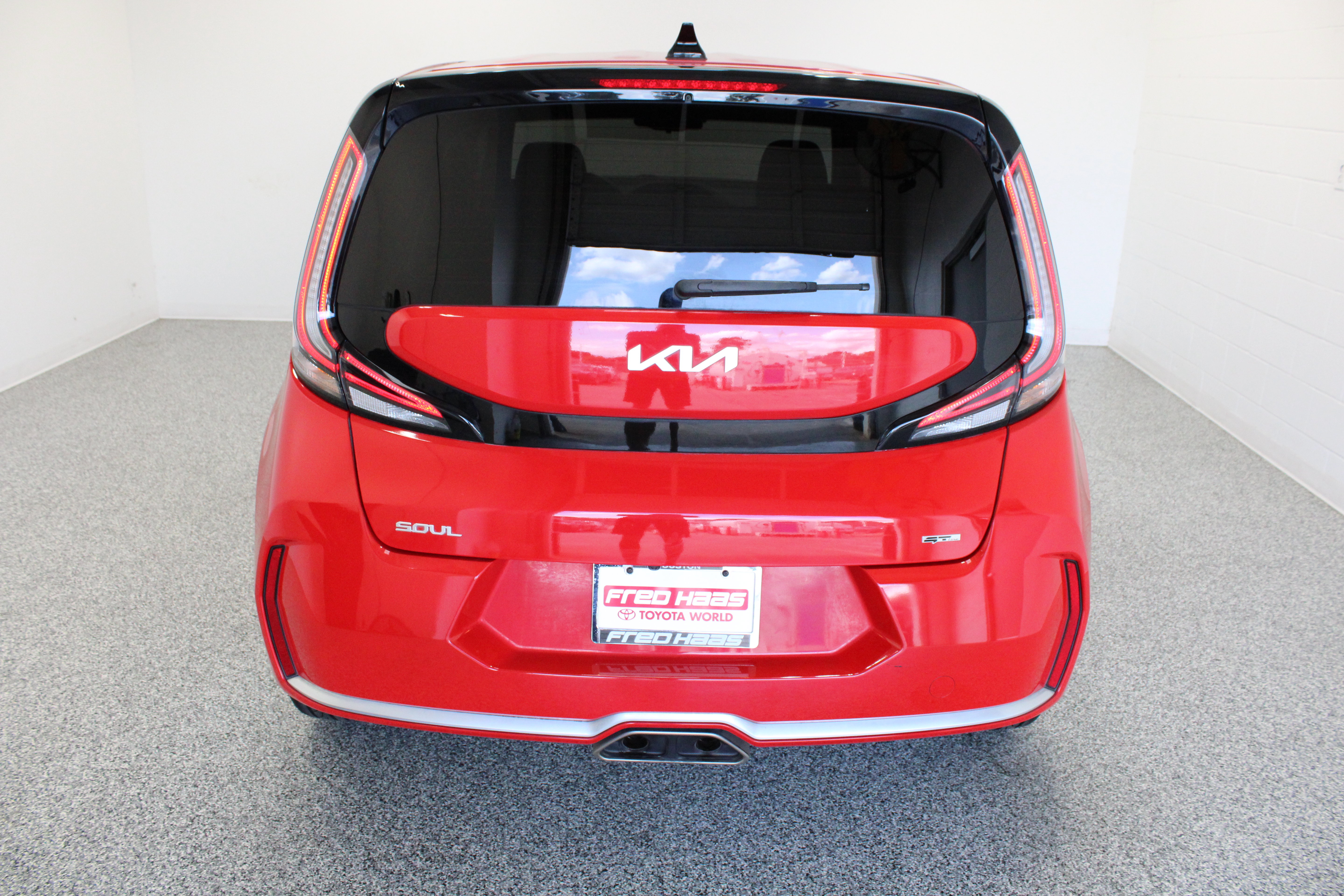 Used 2023 Kia Soul GT-Line w/ GT-Line Technology Package FWD image 8