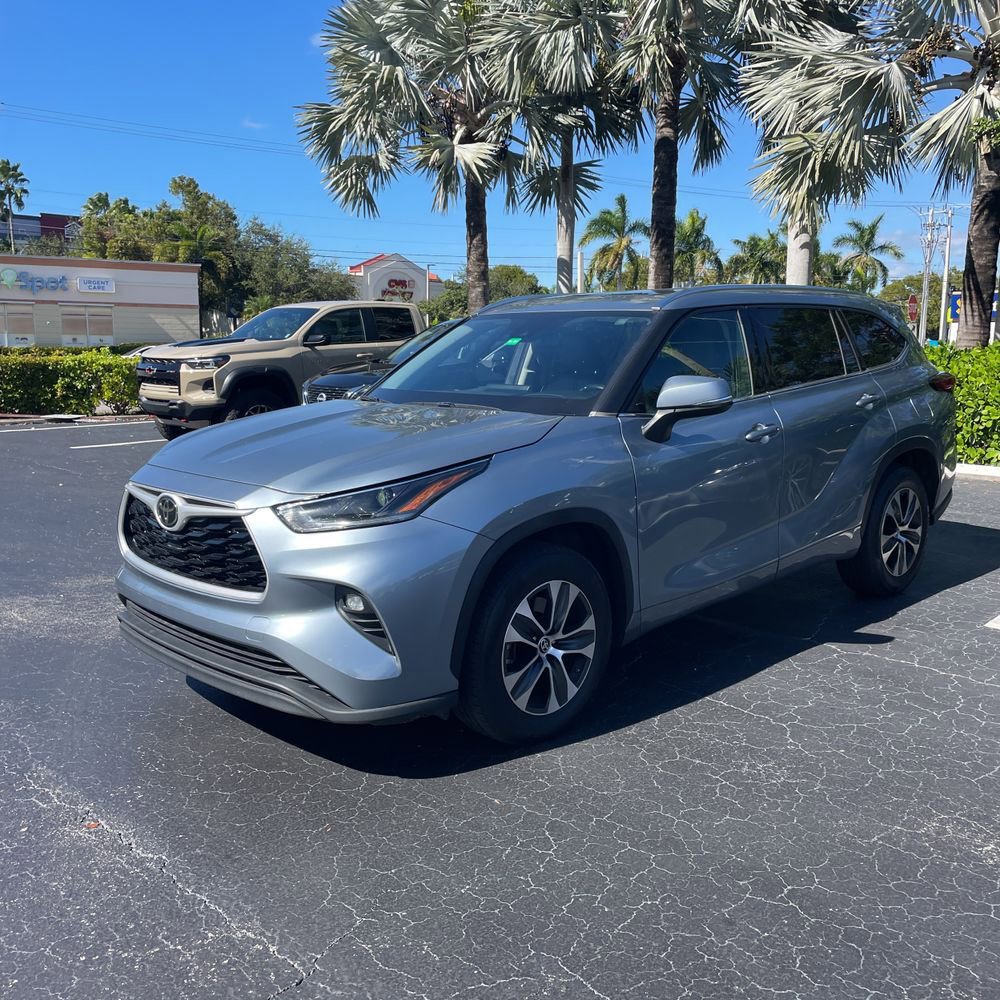 Used 2021 Toyota Highlander XLE