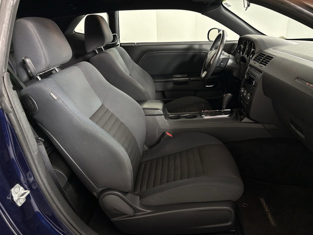 Used 2014 Dodge Challenger SXT image 35