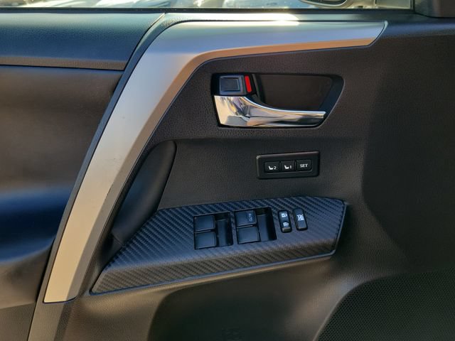 Used 2015 Toyota RAV4 Limited AWD/4WD image 19
