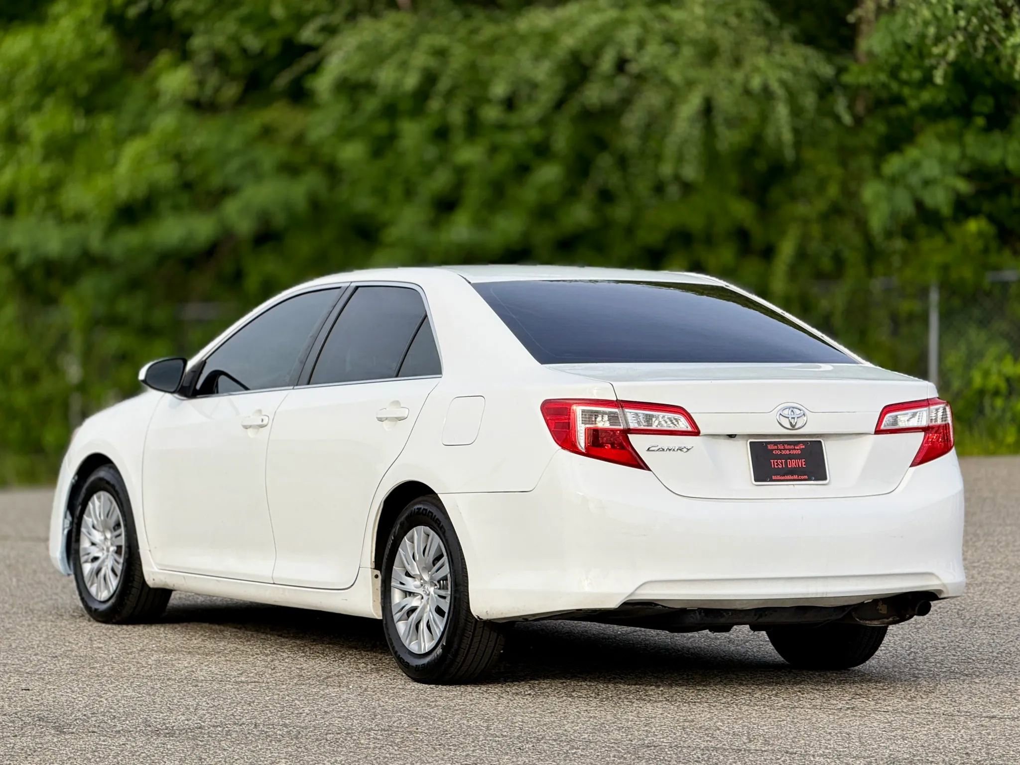 Used 2014 Toyota Camry L FWD image 10