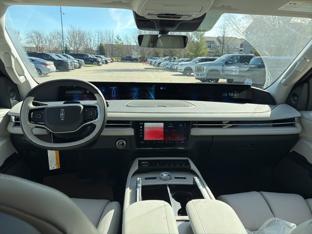 New 2026 Lincoln Navigator Reserve w/ Jet Appearance Package AWD/4WD image 17