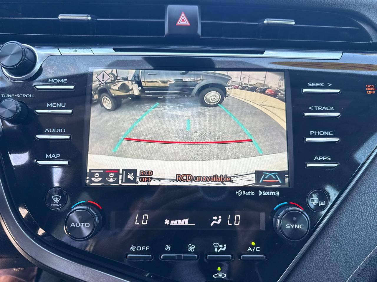 Used 2020 Toyota Camry XSE FWD image 21