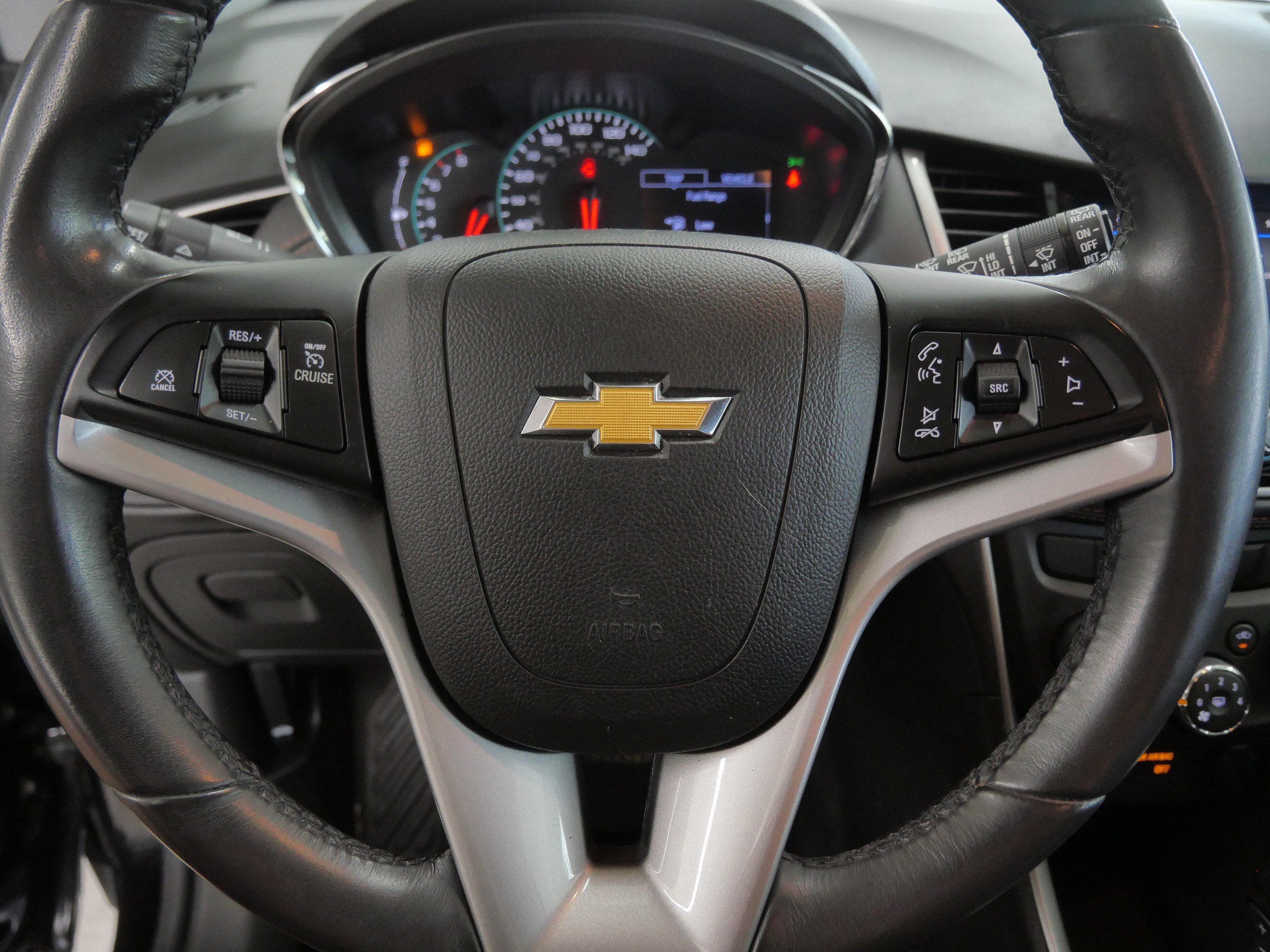 Used 2020 Chevrolet Trax LT w/ LT Convenience Package AWD/4WD image 25