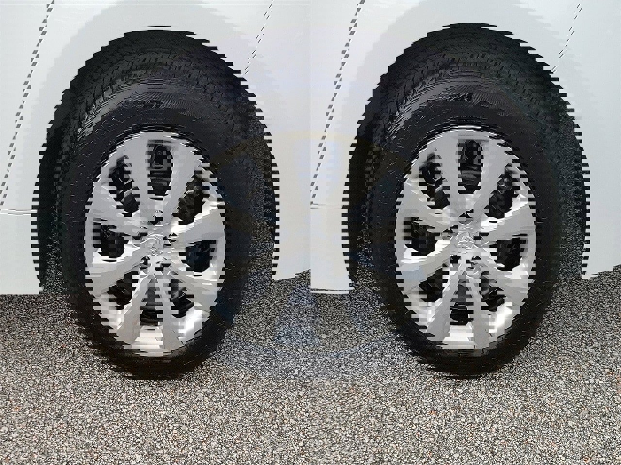 Used 2025 Toyota Corolla LE image 5