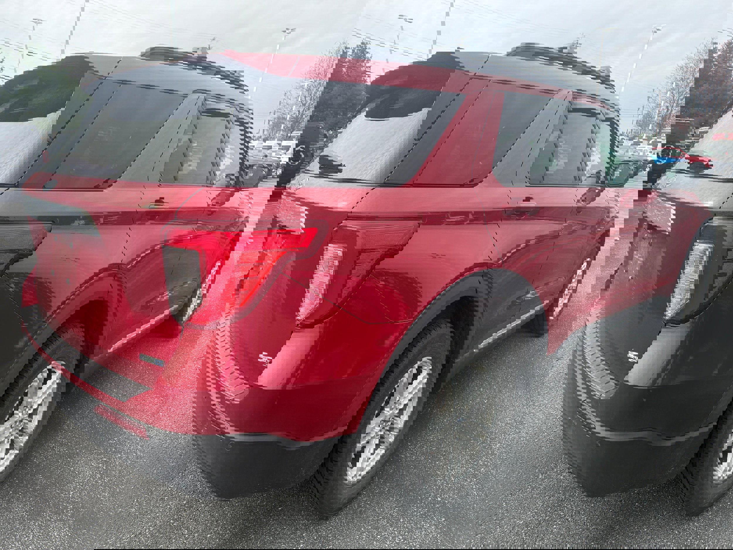 Used 2020 Ford Explorer XLT w/ Comfort Package image 3