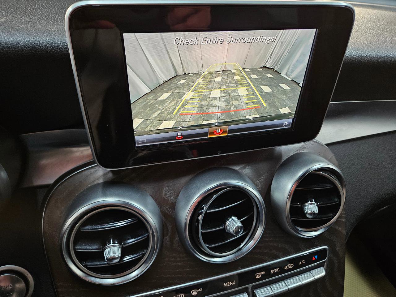 Used 2019 Mercedes-Benz GLC 300 4MATIC image 19