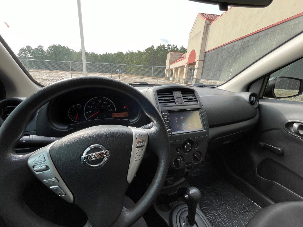 Used 2019 Nissan Versa S Plus image 39