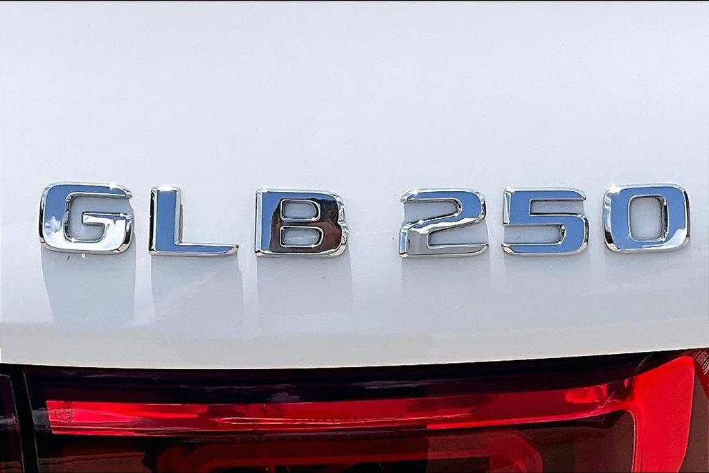 Used 2022 Mercedes-Benz GLB 250 image 43