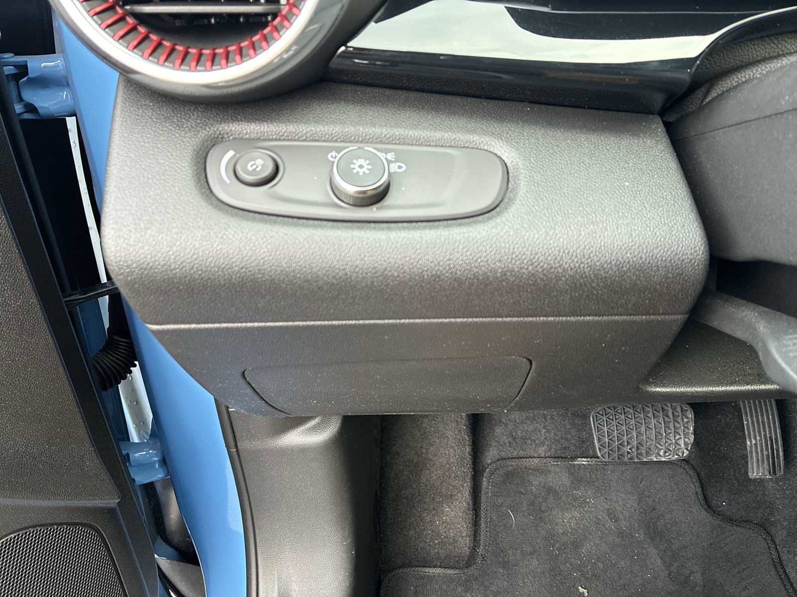 Certified 2024 Chevrolet Trax RS w/ Driver Confidence Package image 17