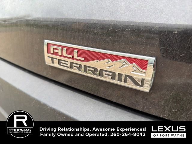 Used 2017 GMC Acadia SLT image 11