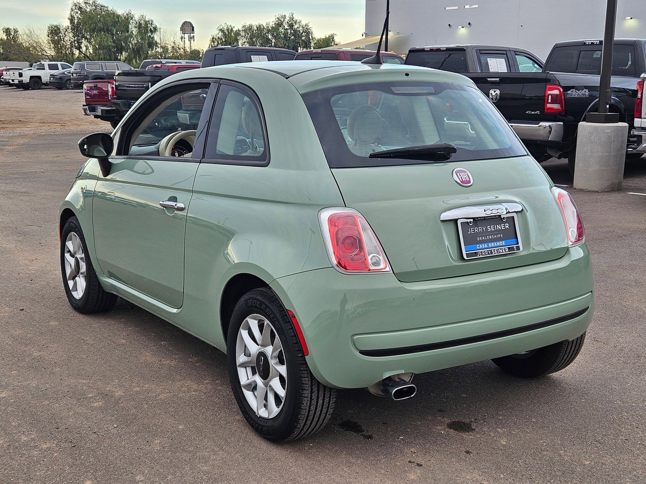 Used 2017 FIAT 500 Pop image 3