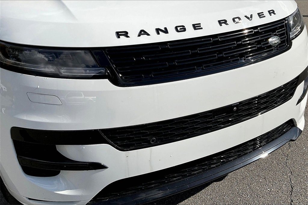 Used 2025 Land Rover Range Rover Sport Dynamic SE image 32