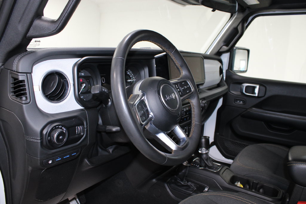 Used 2024 Jeep Wrangler Unlimited Sahara AWD/4WD image 18